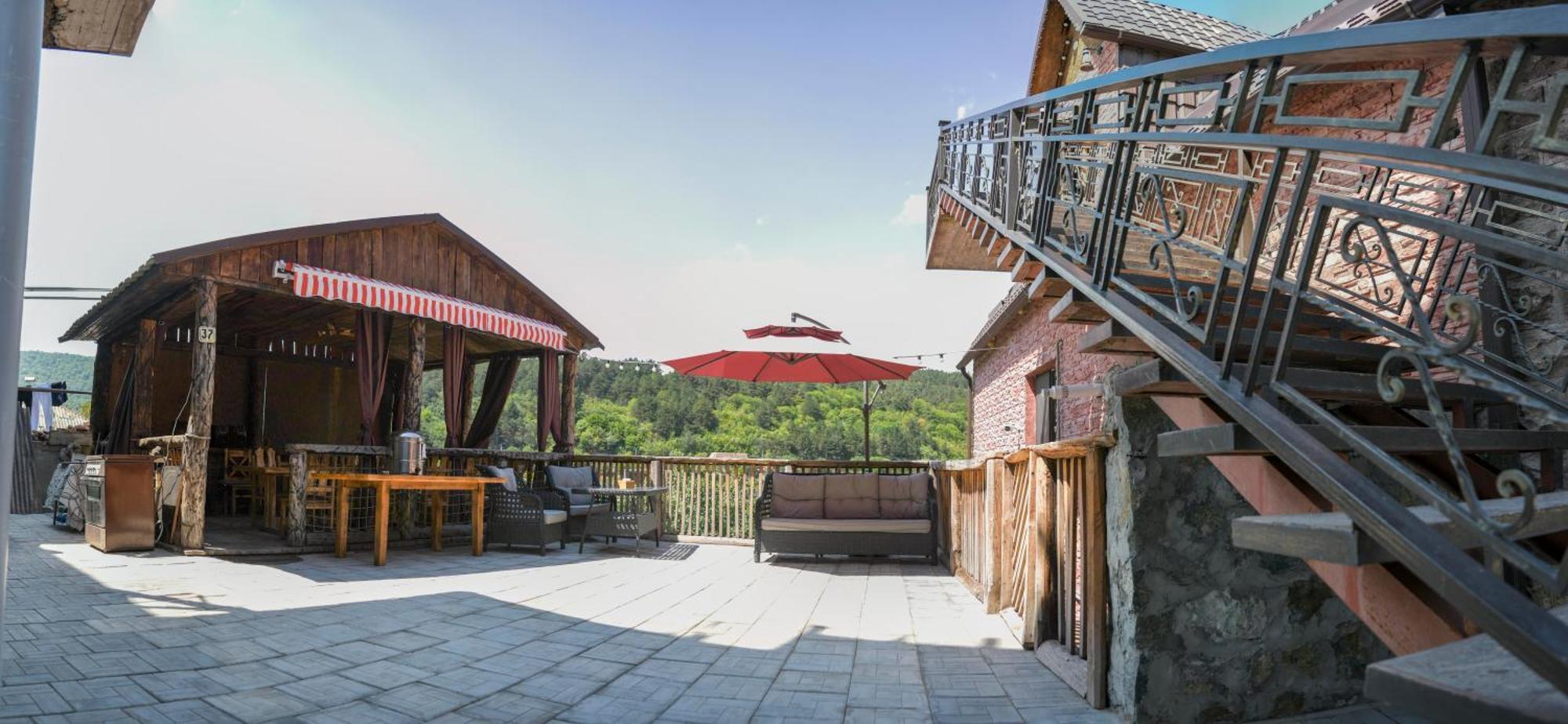 Hotel Dom Adonis Dilijan Exterior foto