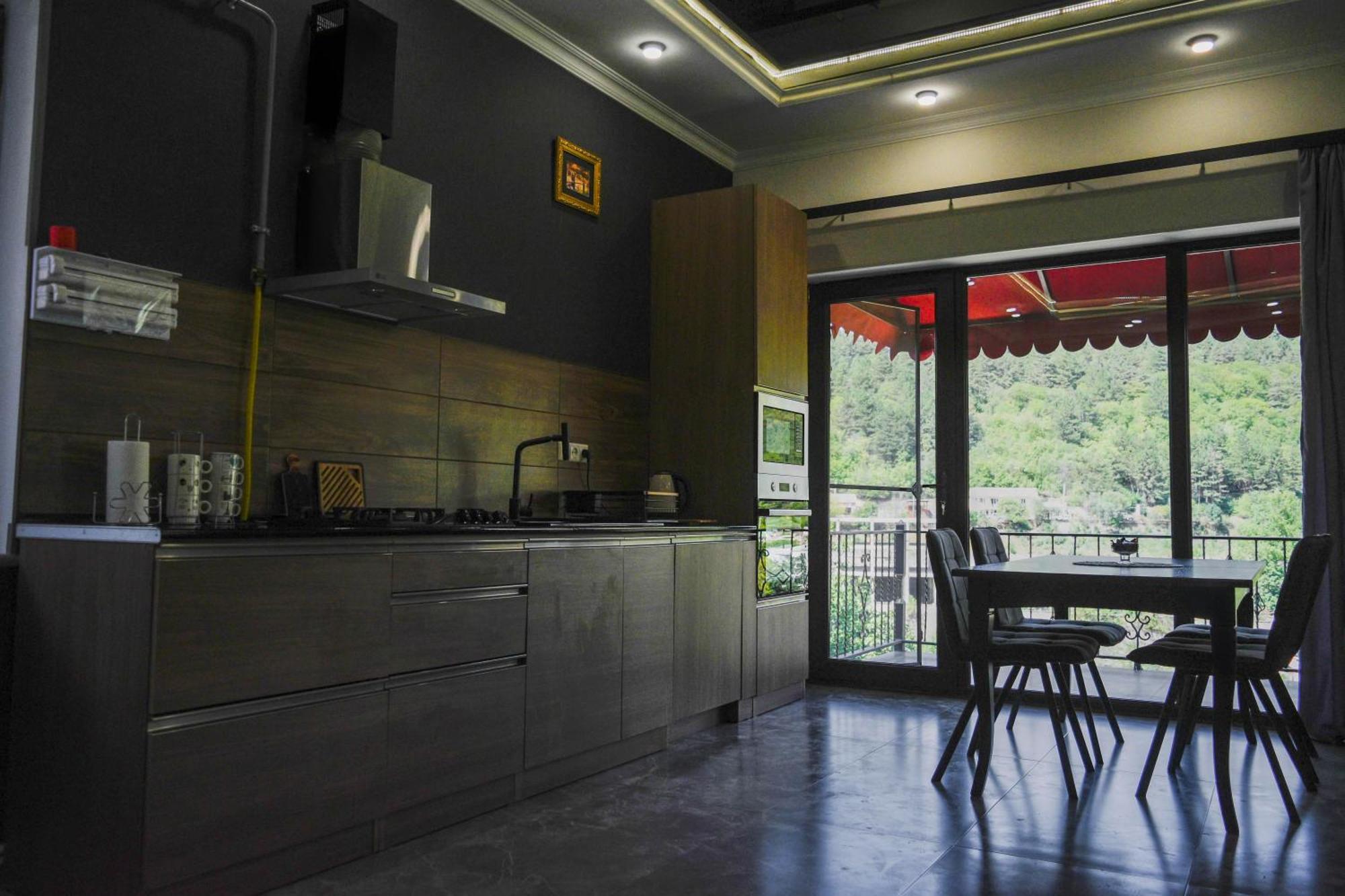 Hotel Dom Adonis Dilijan Exterior foto