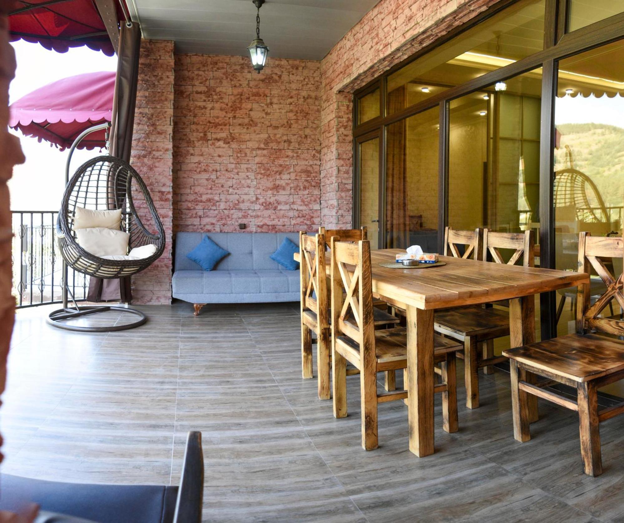 Hotel Dom Adonis Dilijan Exterior foto