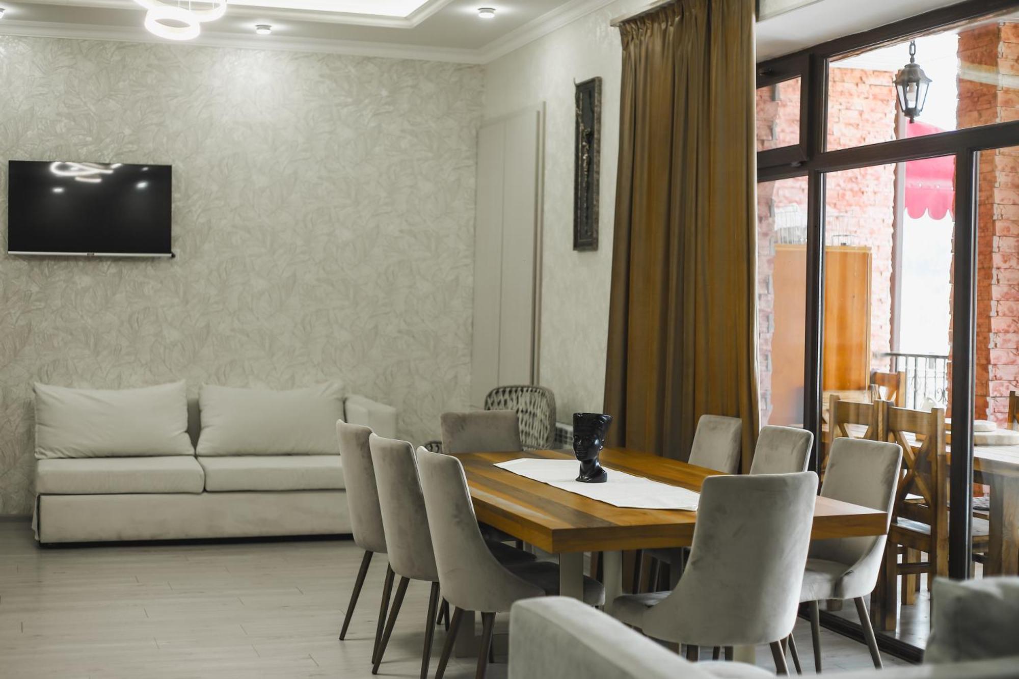 Hotel Dom Adonis Dilijan Exterior foto