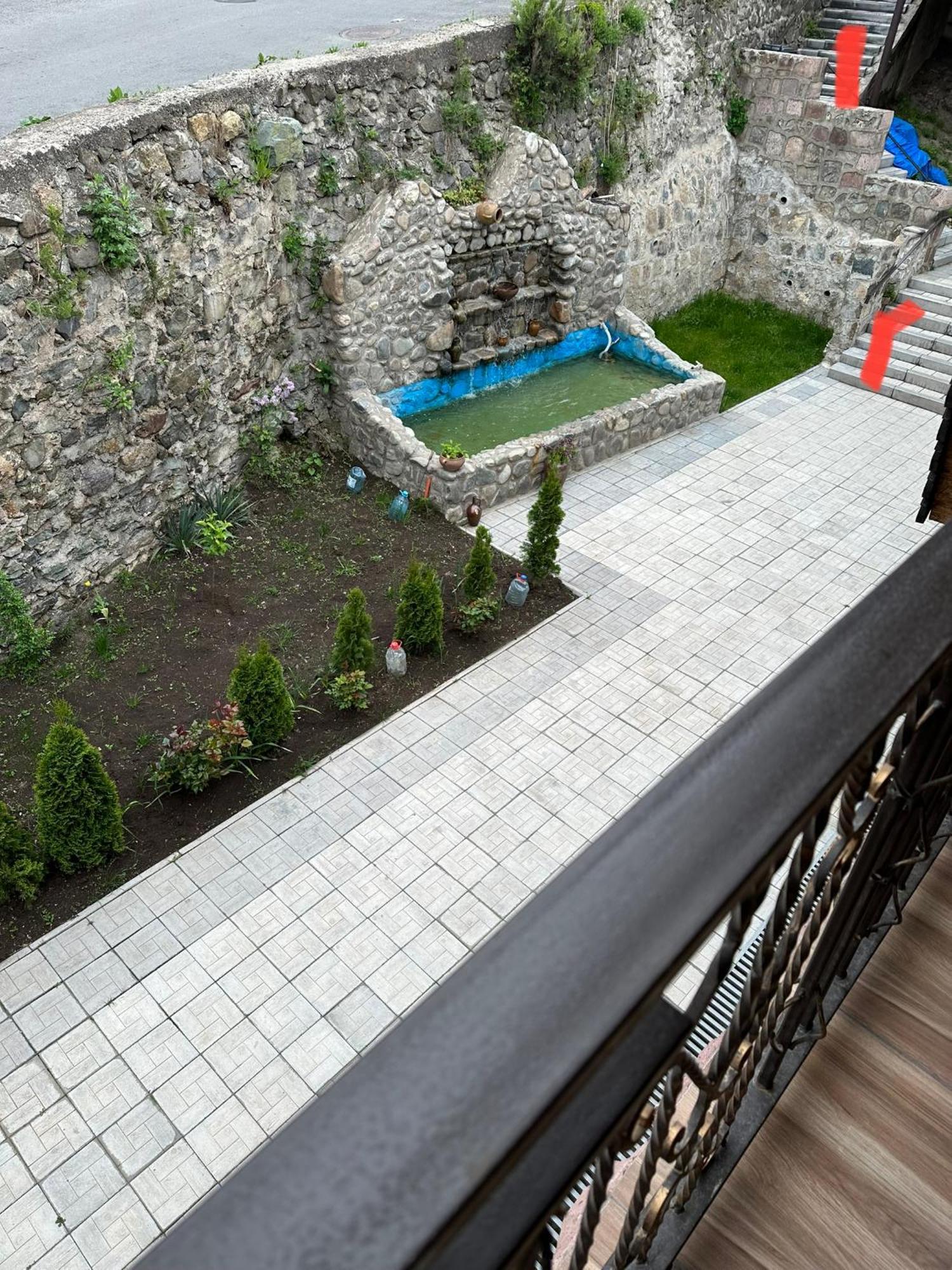 Hotel Dom Adonis Dilijan Exterior foto