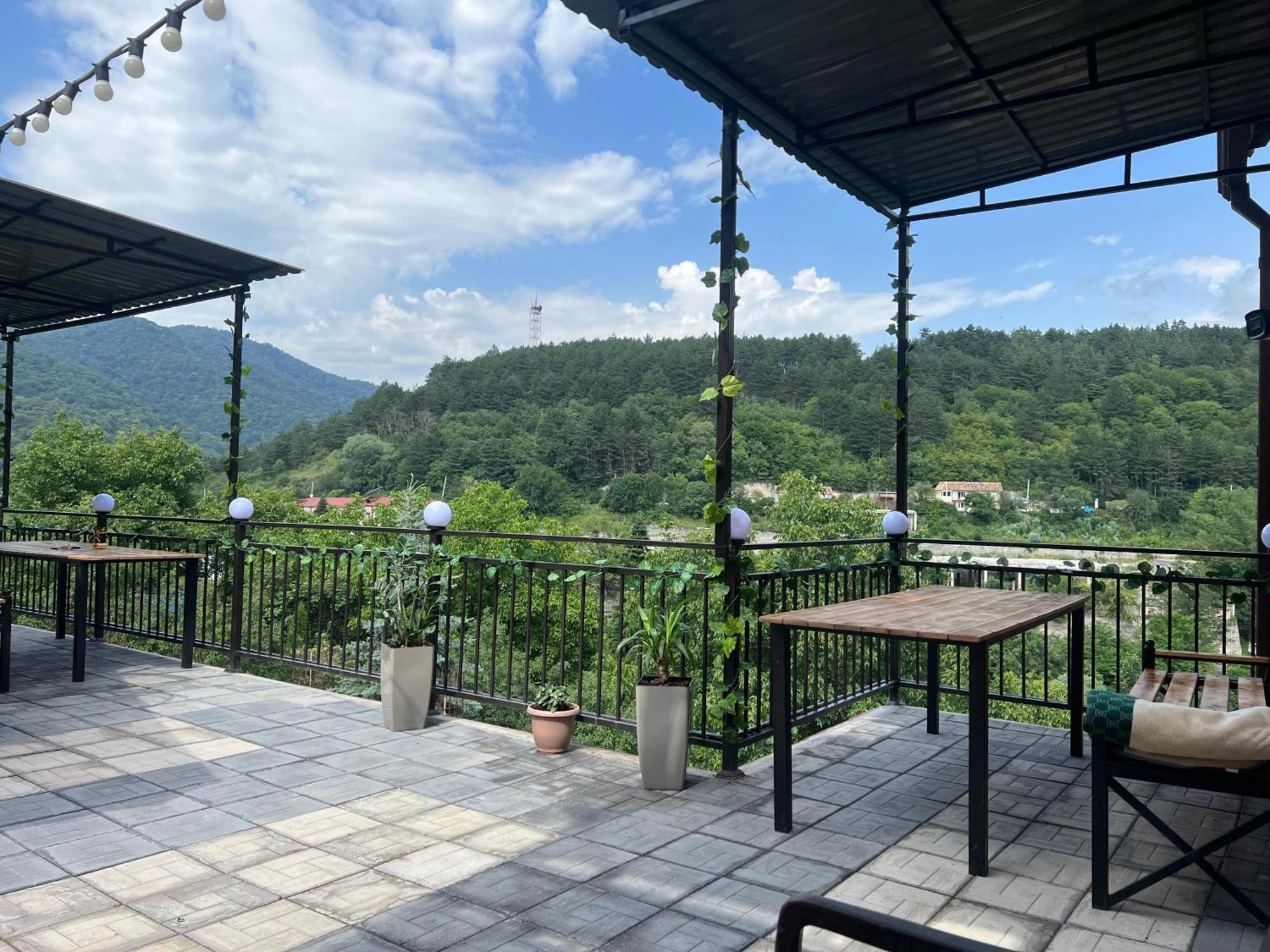 Hotel Dom Adonis Dilijan Exterior foto